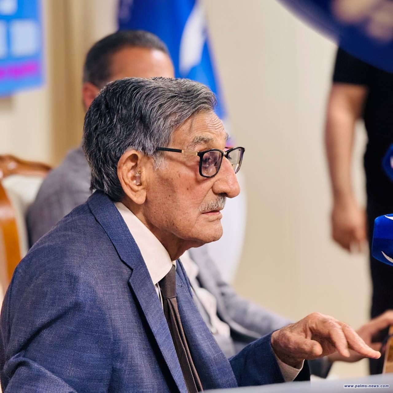 رئيس الوزراء يوافق على إطلاق اسم الشاعر ياسين طه حافظ على إحدى مدارس بغداد